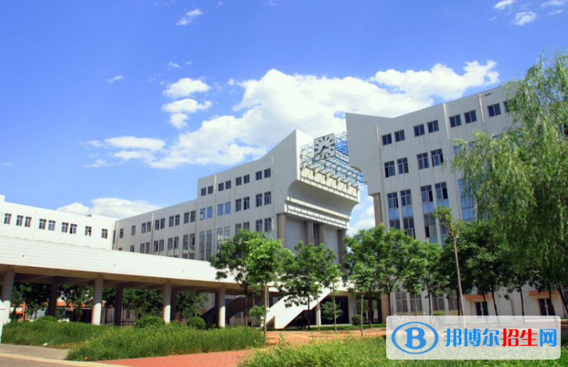 河北經(jīng)貿(mào)大學(xué)經(jīng)濟(jì)管理學(xué)院是幾本？是985和211嗎？