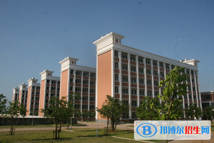 2023年?？谑协偵街袑W(xué)招生錄取分?jǐn)?shù)線