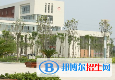 2023年江蘇泰興技工學校招生辦聯(lián)系電話