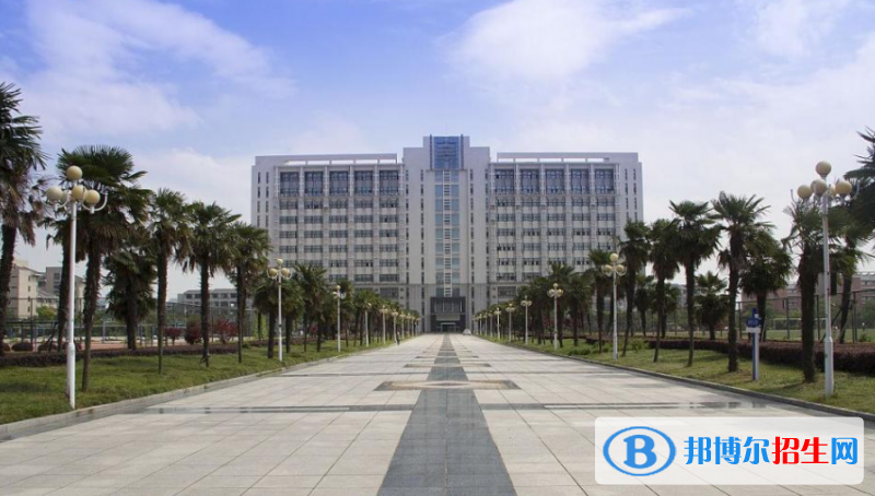 廣西農(nóng)業(yè)職業(yè)技術(shù)大學(xué)是幾本？是985和211嗎？
