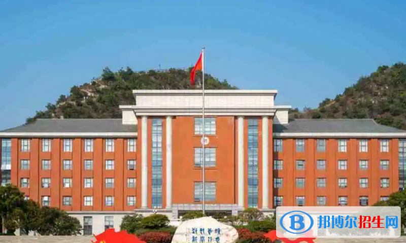 貴州理工學(xué)院是幾本？是985和211嗎？