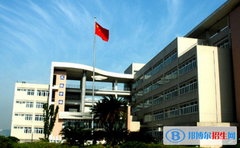 西南政法大學(xué)是幾本？是985和211嗎？