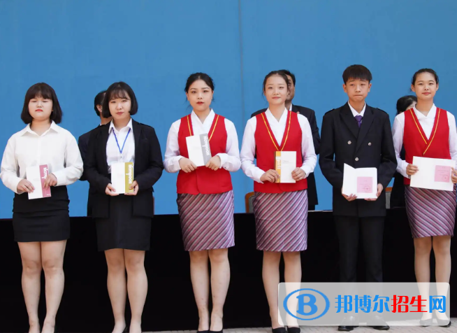 2023年西安市導(dǎo)游禮儀職業(yè)學(xué)校學(xué)費(fèi)、收費(fèi)多少