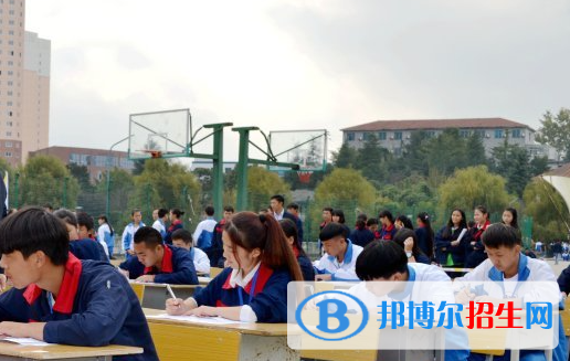 貴陽(yáng)第一高級(jí)技工學(xué)校地址在哪里，哪個(gè)地區(qū)，哪個(gè)城市?