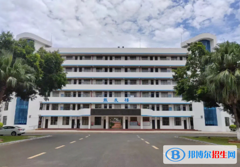 2023?？谑徐`山中學(xué)多少錢(學(xué)費(fèi)明細(xì))