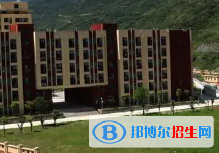 甘孜藏族自治州職業(yè)技術(shù)學(xué)校地址在哪里，哪個(gè)地區(qū)，哪個(gè)城市?