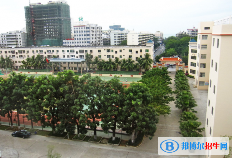 三亞市第二中學(xué)地址在哪里，哪個(gè)地區(qū)，哪個(gè)城市