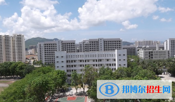 西南大學三亞中學地址在哪里，哪個地區(qū)，哪個城市