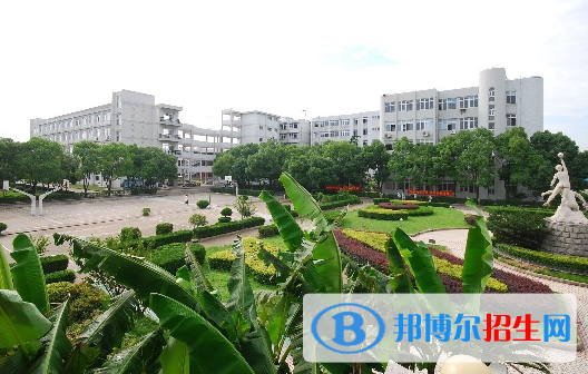 平湖職業(yè)中等專業(yè)學(xué)校地址在哪里，哪個地區(qū)，哪個城市?