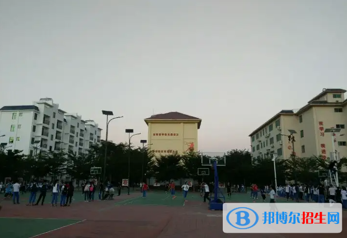 三亞市民族中學(xué)地址在哪里，哪個(gè)地區(qū)，哪個(gè)城市