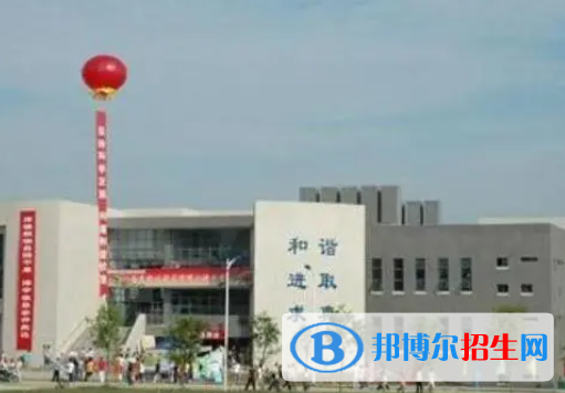南充交通技工學(xué)校地址在哪里，哪個(gè)地區(qū)，哪個(gè)城市?