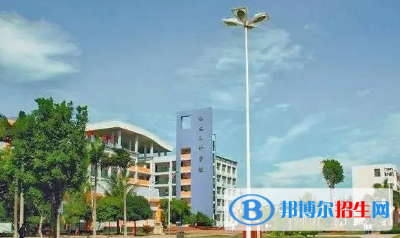 文昌市華僑中學(xué)地址在哪里，哪個(gè)地區(qū)，哪個(gè)城市