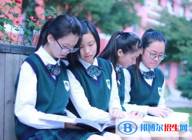 高考滿分作文：“敢”字為先，風流再現（3篇）