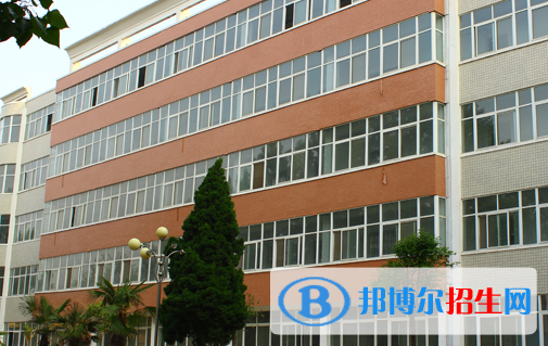 中牟縣職業(yè)中等專業(yè)學(xué)校地址在哪里，哪個地區(qū)，哪個城市?