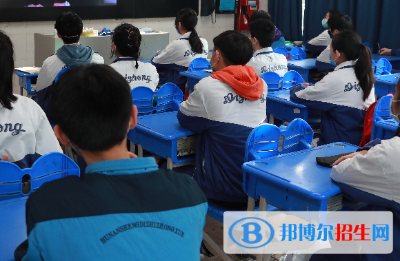 高考滿分作文：因為熱愛，所以追求（3篇）