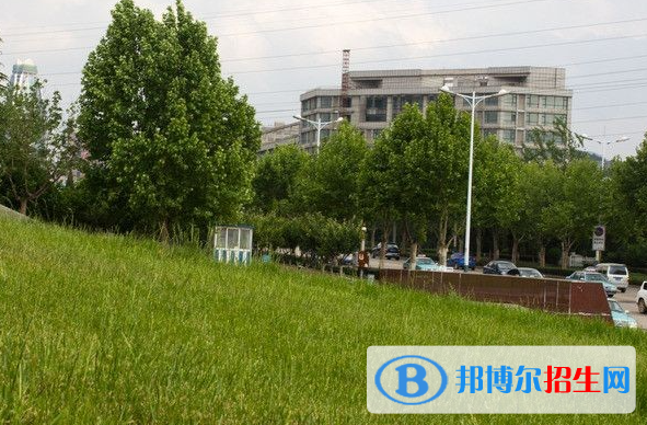 2023年海南高職分類(lèi)招生考試報(bào)名注意事項(xiàng)
