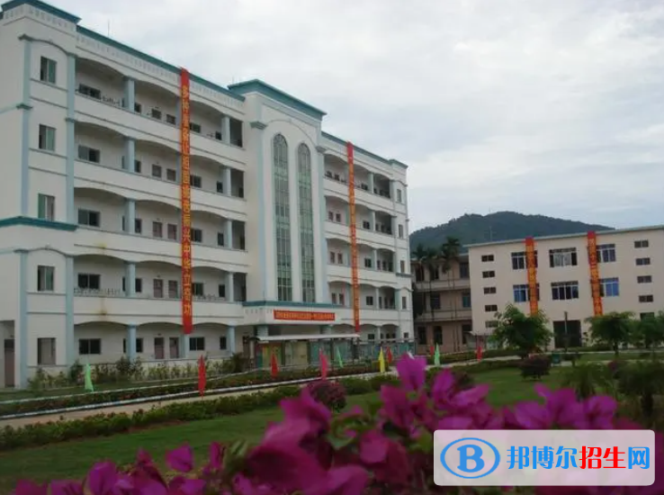 五指山中學(xué)地址在哪里，哪個地區(qū)，哪個城市