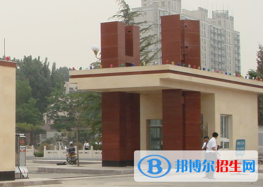 首都鐵路衛(wèi)生學(xué)校地址在哪里，哪個(gè)地區(qū)，哪個(gè)城市?