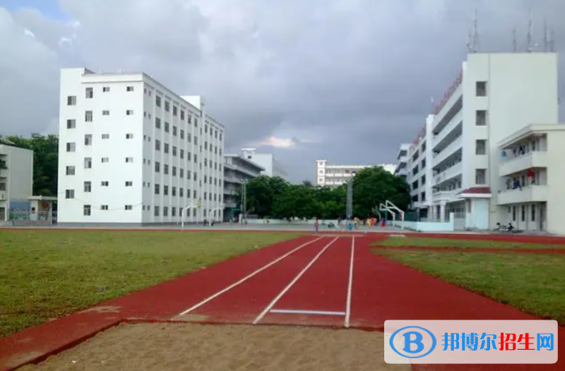 2023東方市八所中學(xué)多少錢(學(xué)費明細)