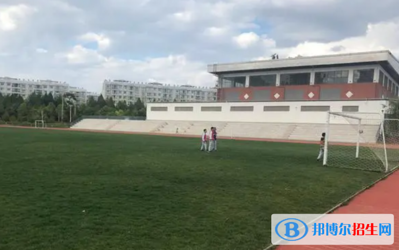 東方市民族中學(xué)地址在哪里，哪個地區(qū)，哪個城市