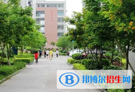 中山市現(xiàn)代職業(yè)技術學校地址在哪里，哪個地區(qū)，哪個城市?