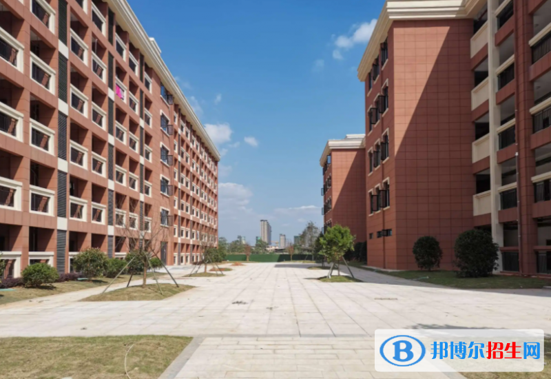 華東師范大學(xué)澄邁實(shí)驗(yàn)中學(xué)地址在哪里，哪個(gè)地區(qū)，哪個(gè)城市