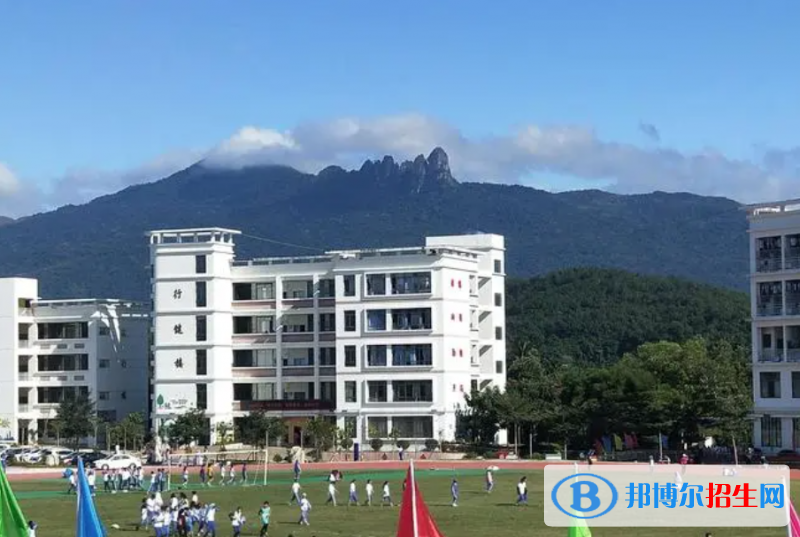 保亭縣保亭中學(xué)歷年招生分?jǐn)?shù)線一覽表(2023參考)