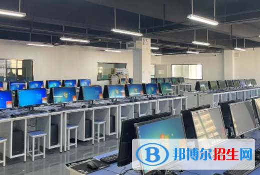 鄭州機(jī)電工業(yè)技工學(xué)校地址在哪里，哪個(gè)地區(qū)，哪個(gè)城市?