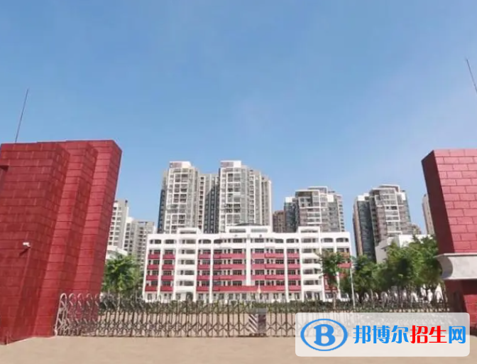 ?？诰吧綄W(xué)校地址在哪里，哪個(gè)地區(qū)，哪個(gè)城市