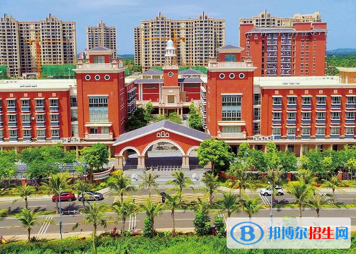 2023海南華僑中學觀瀾湖學校多少錢(學費明細)