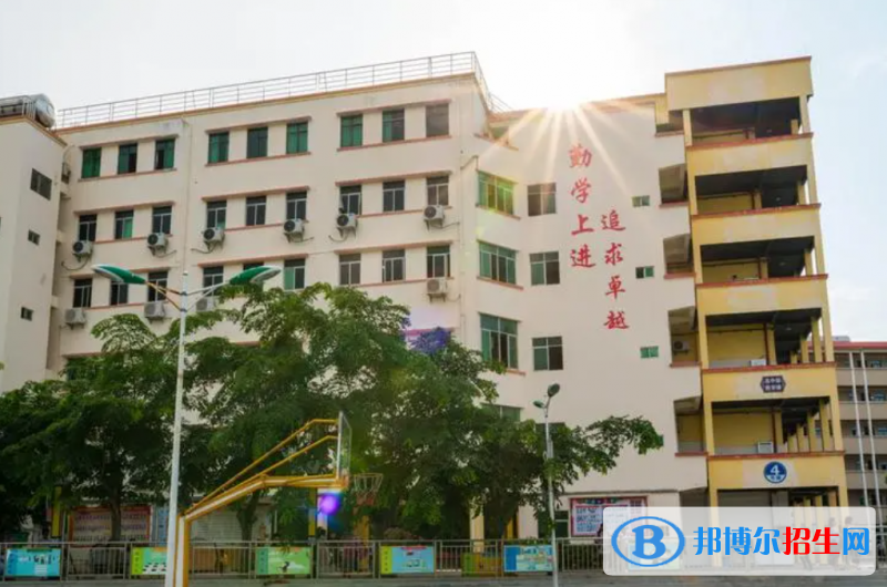 2023?？邳S岡金盤高級中學(xué)多少錢(學(xué)費明細(xì))