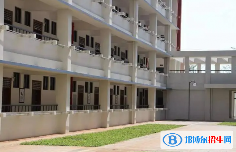 北京大學(xué)附屬中學(xué)?？趯W(xué)校地址在哪里，哪個(gè)地區(qū)，哪個(gè)城市