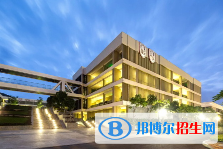 三亞外國(guó)語(yǔ)學(xué)校地址在哪里，哪個(gè)地區(qū)，哪個(gè)城市