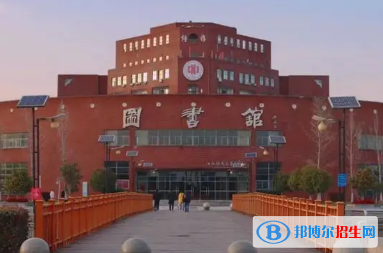 湖南人文科技學(xué)院和江西師范大學(xué)哪個(gè)好？附往年全國(guó)排名和分?jǐn)?shù)線(xiàn)