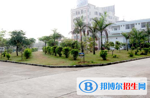 2023汽車運用與維修專業(yè)的定西中職學(xué)校有哪些？