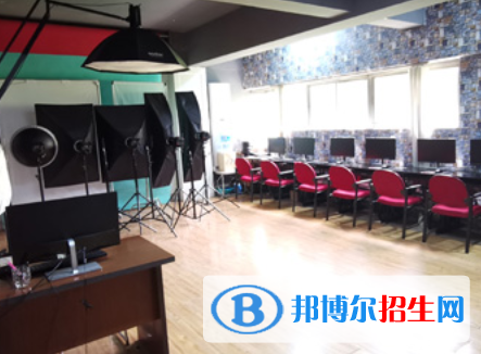 2023寶雞唯美發(fā)型化妝攝影專(zhuān)業(yè)學(xué)校招生計(jì)劃 招生人數(shù)是多少(附要求、條件、對(duì)象)