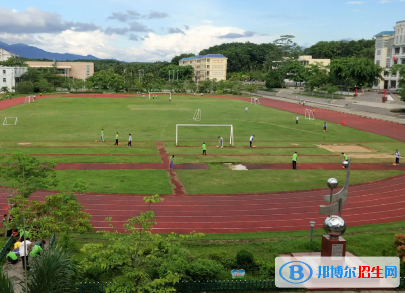 萬寧市民族中學(xué)地址在哪里，哪個地區(qū)，哪個城市