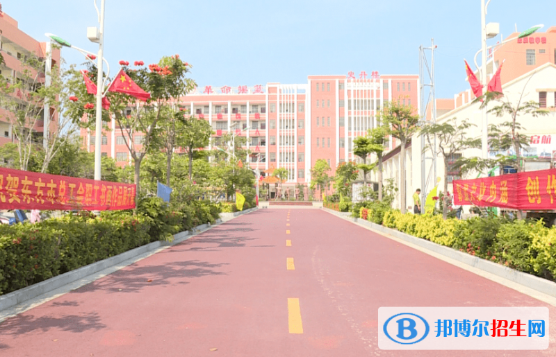 東方市瓊西中學(xué)地址在哪里，哪個地區(qū)，哪個城市