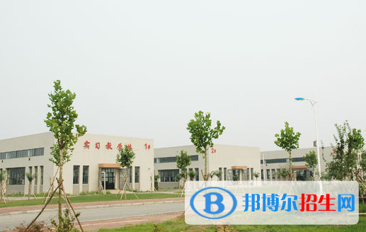 北京輕工技師學(xué)院地址在哪里，哪個(gè)地區(qū)，哪個(gè)城市?