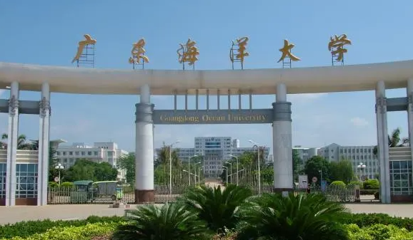 右江民族醫(yī)學院和廣東海洋大學怎么選？哪個好？附全國排名和分數(shù)線