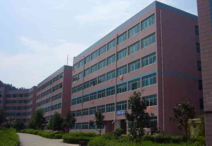 齊魯工業(yè)大學(xué)和貴州黔南科技學(xué)院怎么選？哪個(gè)好？附分?jǐn)?shù)線