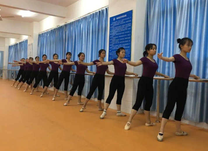 四川中專幼師學校專業(yè)都學什么