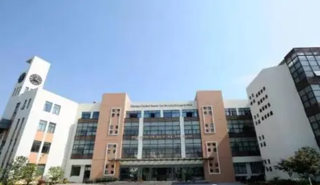 張家港市常青藤實驗中學地址，乘車路線