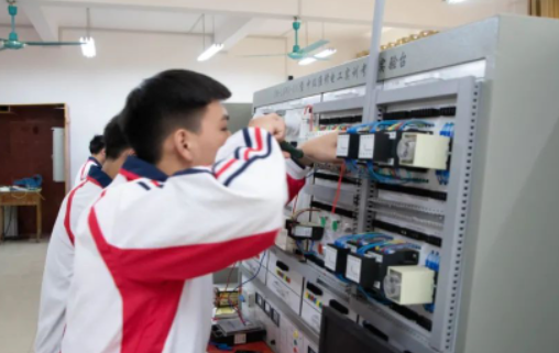 隆林各族自治縣職業(yè)技術(shù)學(xué)校怎么樣、好不好(2023參考)