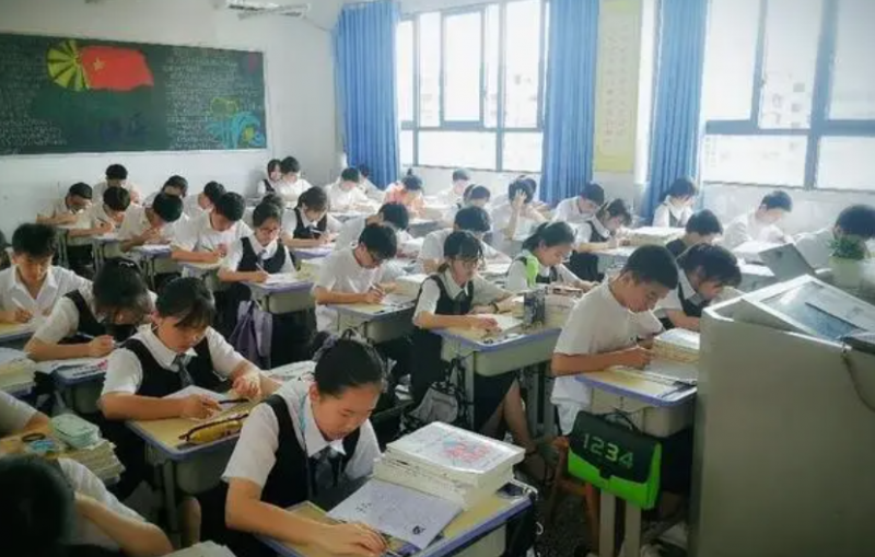 2023年?？谥锌汲煽?jī)?cè)谀睦锊樵?中考成績(jī)查詢?nèi)肟诰W(wǎng)站