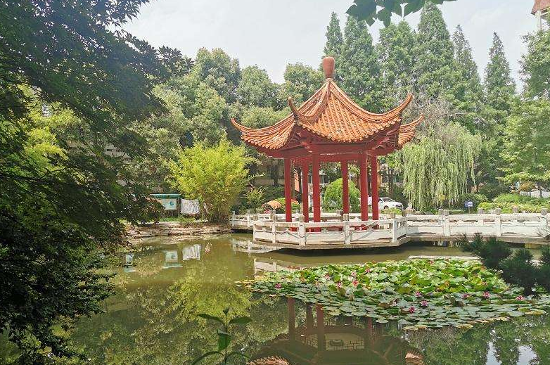 南京市秦淮中學地址，乘車路線