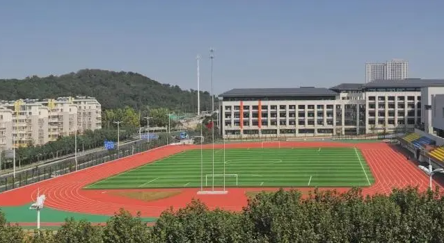 2023南京市棲霞中學多少錢(學費明細)