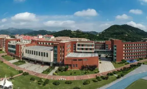 2023年青島孔裔國際公學(xué)學(xué)費標準