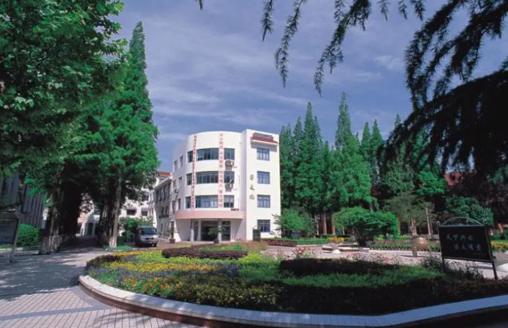 昆山市陸家中學(xué)地址，乘車路線