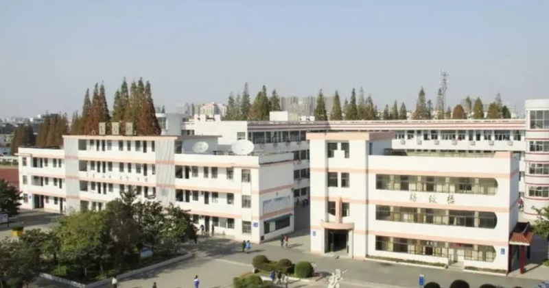 江蘇省鄭梁梅高級中學(xué)地址，乘車路線